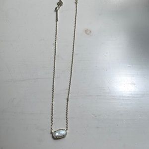 Kendra Scott necklace